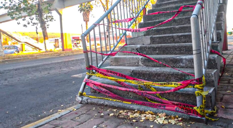 Puentes Peatonales De Pachuca Da Ados Por Publicidad Aire Y Choques